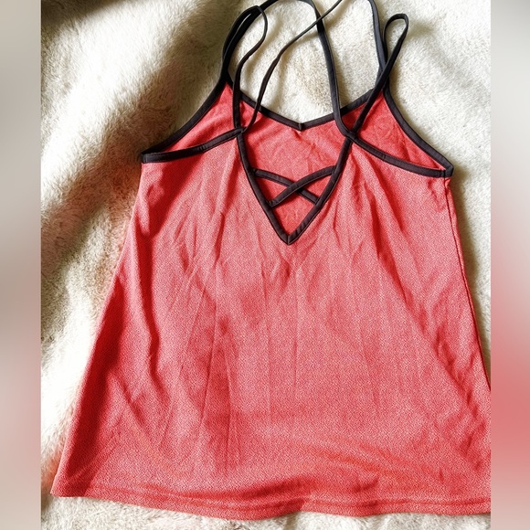 Under Armour tank - Picture 4 of 5